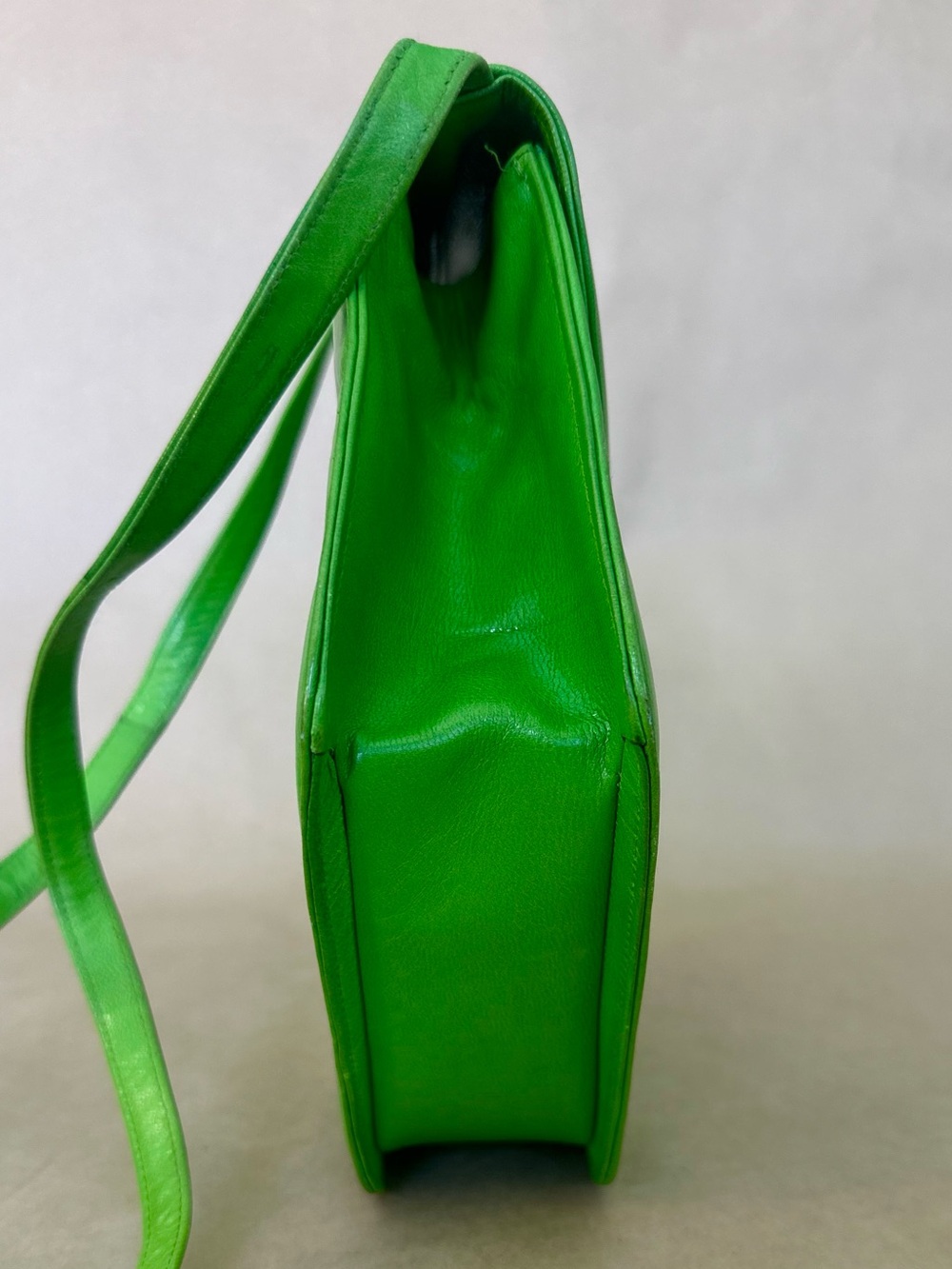 VTG 80s Charles Jourdan Paris Green Leather Hexagonal  Rare Geometric bag - Picture 7 of 9